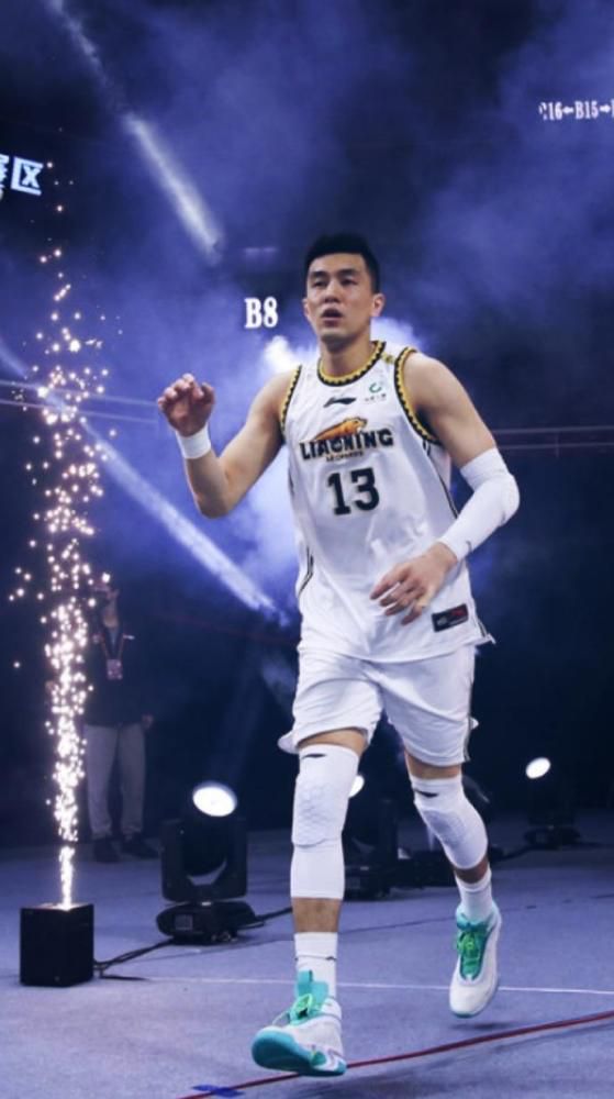 在内容发行层面，爱奇艺通过主投主控项目进入院线的同时，也根据用户多元需求，在与全球知名影业公司达成合作的基础上，进一步开发了适合中国电影市场的网络大电影模式和点播影院模式，满足不同电影内容的多渠道发行需求